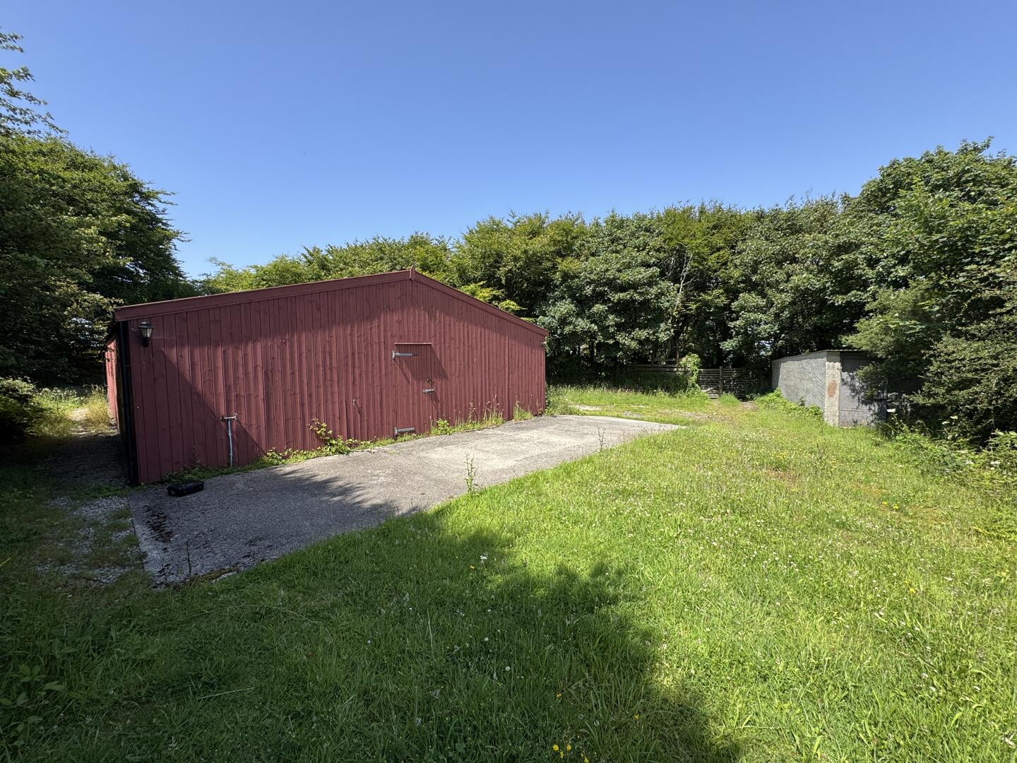 Busveal, Redruth